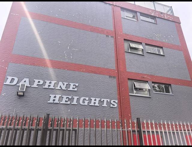 1 BEDROOM APARTMENT FOR SALE IN KEMPTON PARK CENTRAL